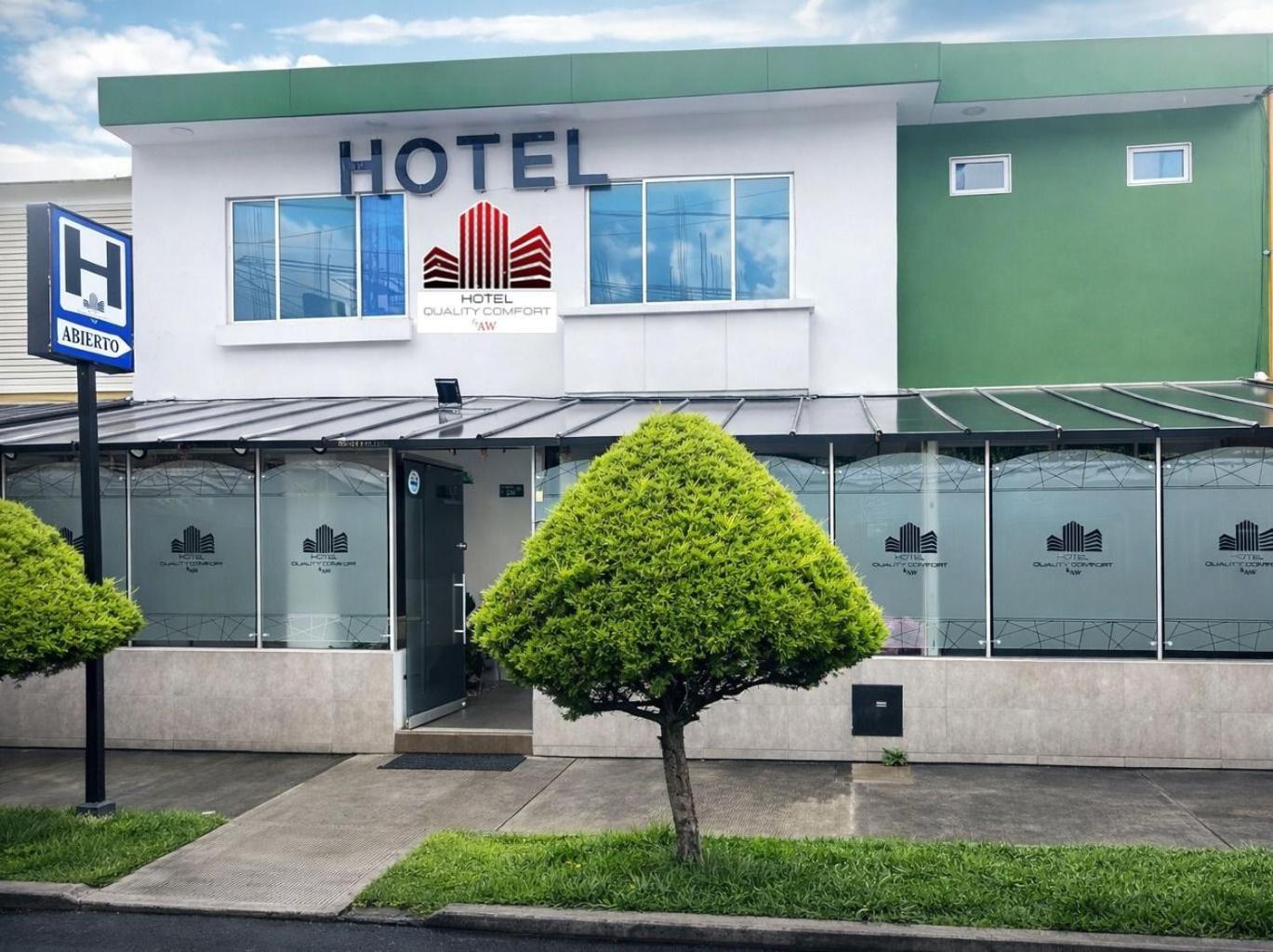 Aw Hotel Quality Comfort Embajada - Corferias — Photos 2